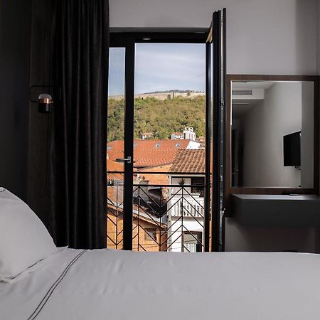 Triumf Hotel プリズレン エクステリア 写真