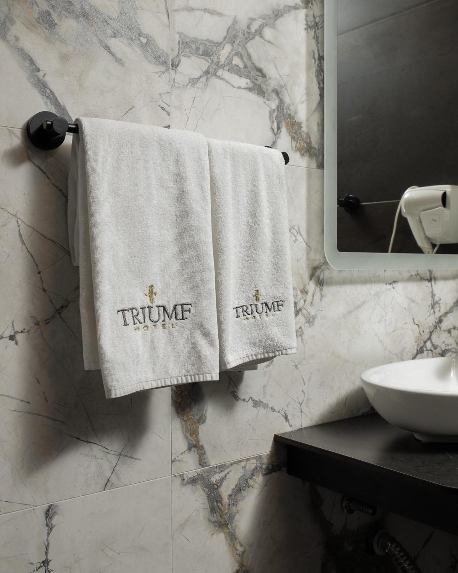 Triumf Hotel プリズレン エクステリア 写真